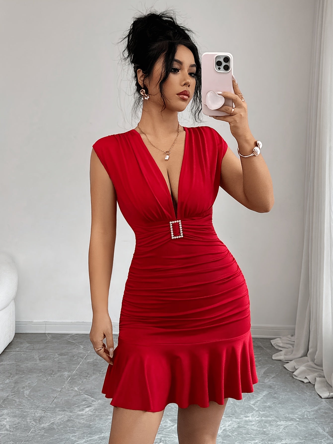Women's Summer New Fashion Elegant Solid Color V-Neck Ruched Design Waist-Cinching Short Dress Suitable For Dates