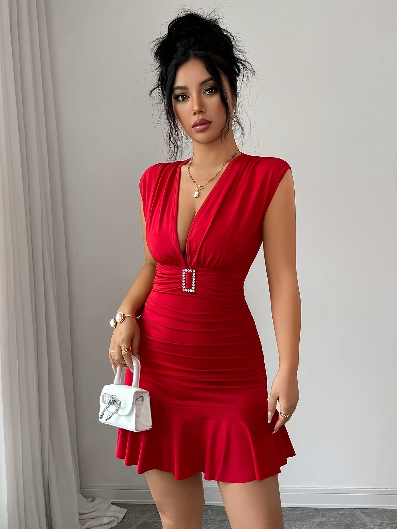 Women's Summer New Fashion Elegant Solid Color V-Neck Ruched Design Waist-Cinching Short Dress Suitable For Dates